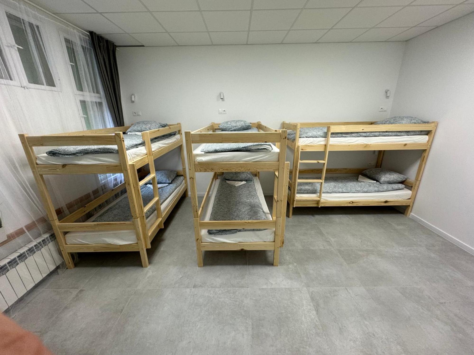Green Hostel Katowice - 24H Parking Экстерьер фото